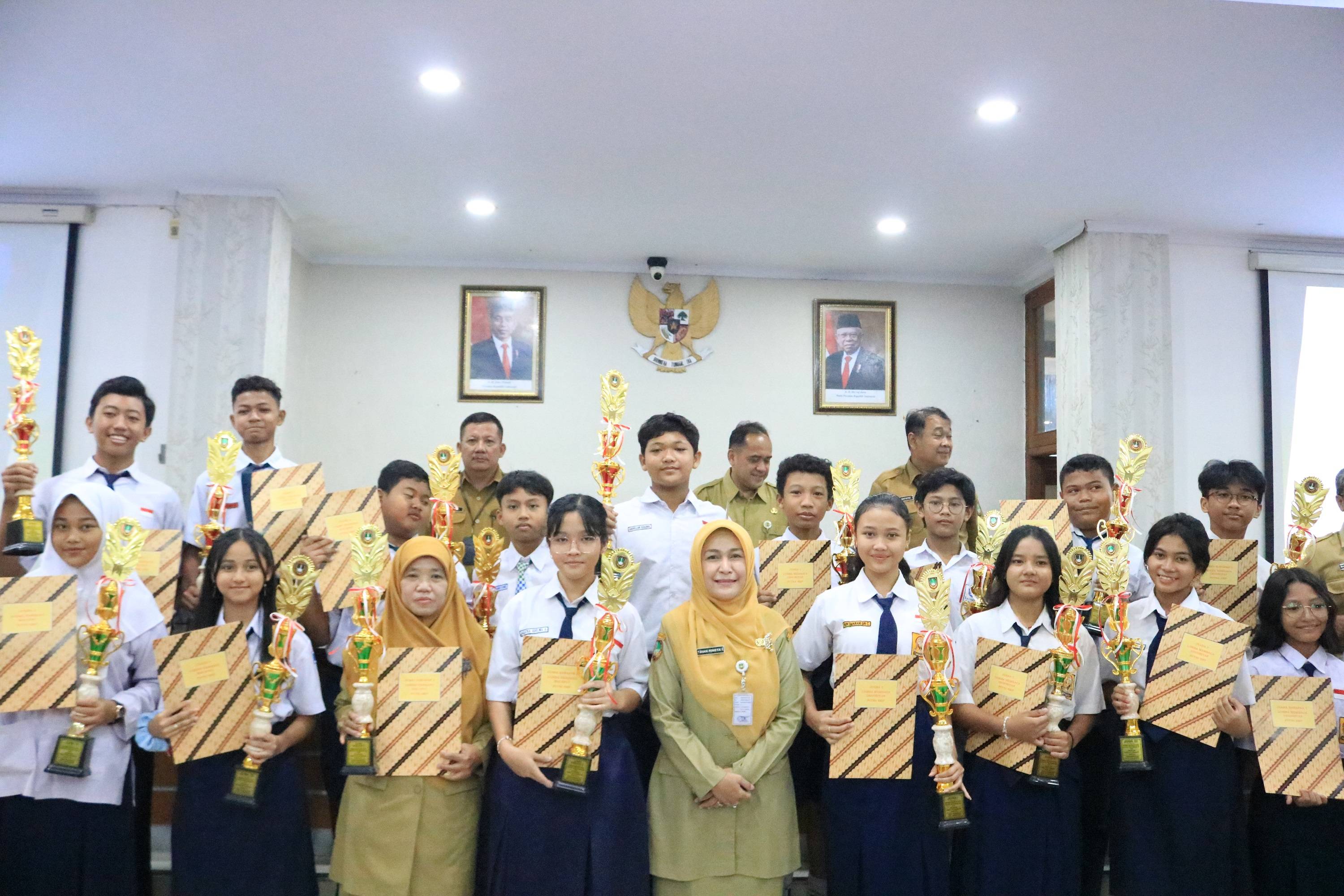 Penyerahan Hadiah & Tropi Juara FTBI 2024