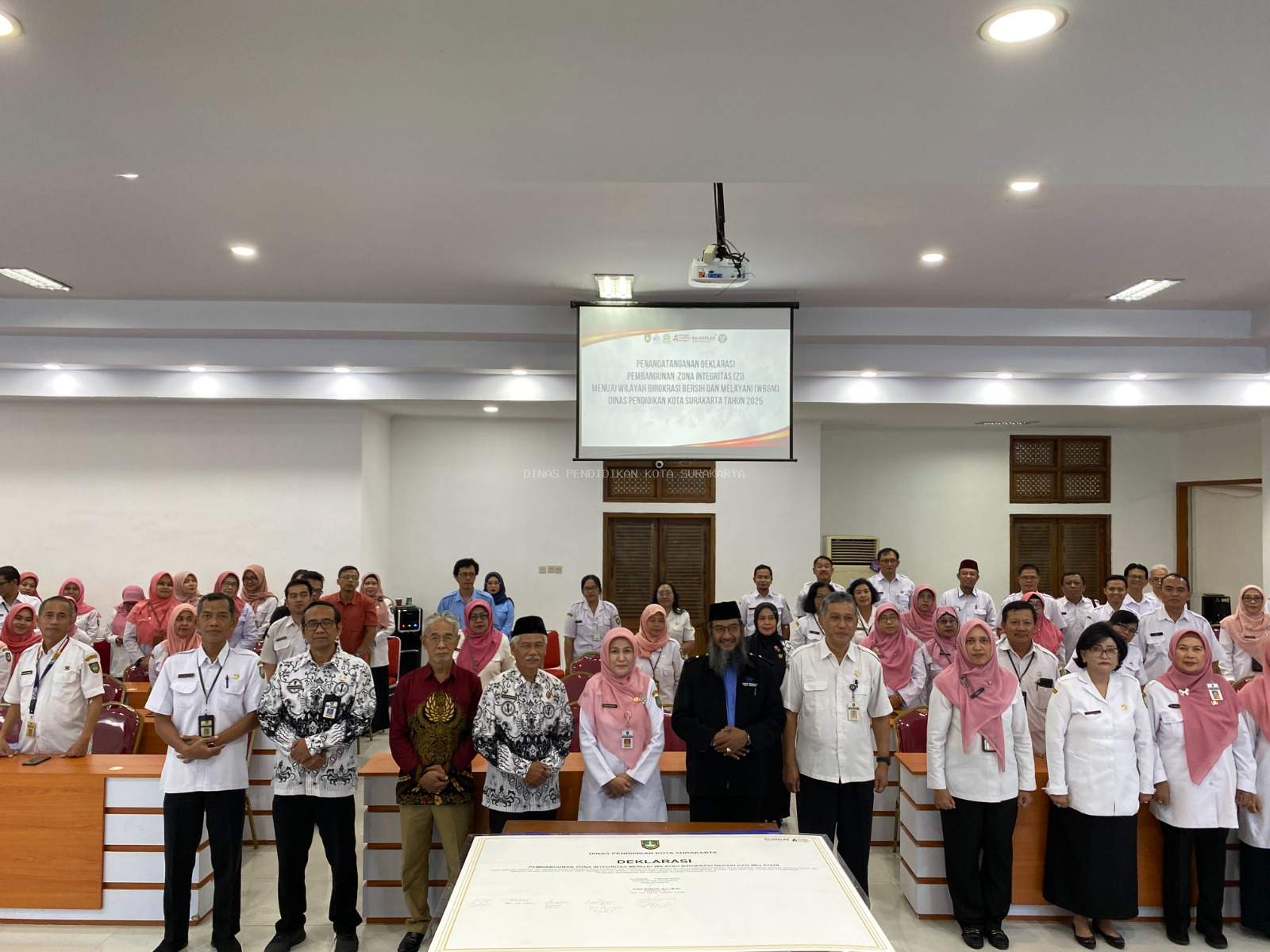 DISDIK LAKSANAKAN DEKLARASI MENUJU WBBM 2025