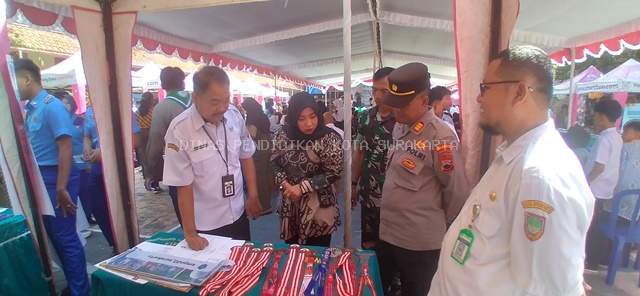 Monitoring Kegiatan Panen Raya di SMP Negeri 22 Kota Surakarta 